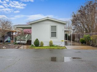 241 Jasmine Dr, Grants Pass, OR 97526