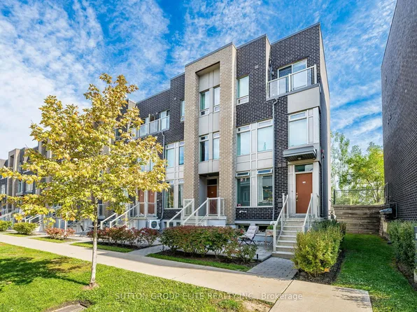 19 Applewood Ln #245, Toronto, ON M9C 0C1