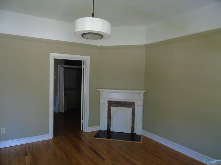 521 Oshaughnessy Ave NE #B — Photo 4