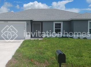 1305 SW Gastador Ave, Port Saint Lucie, FL 34953