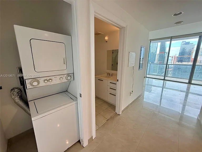 1060 Brickell Ave #2409 — Photo 6