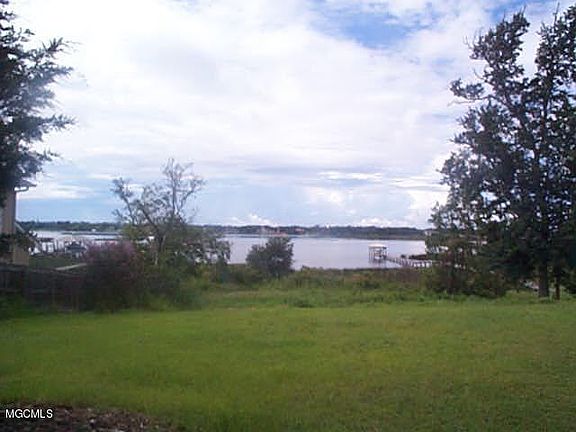 4th image of 2277 Baywood Dr