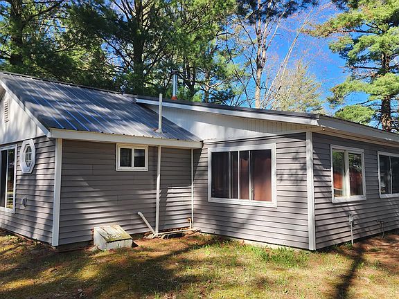 5th image of 220 Pine Oaks Dr