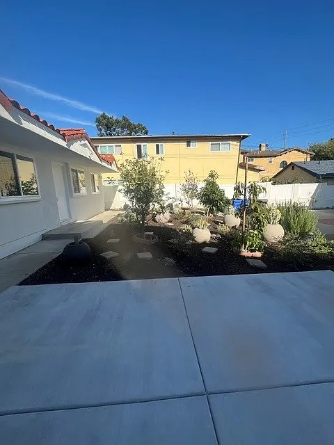 1 bed, $2,600 — Photo 4