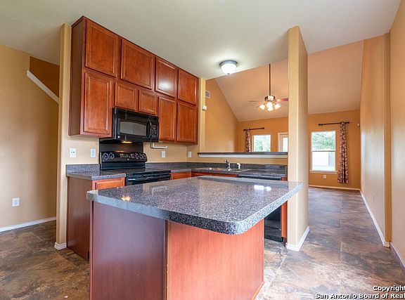 3rd image of 6026 W Julians Cove