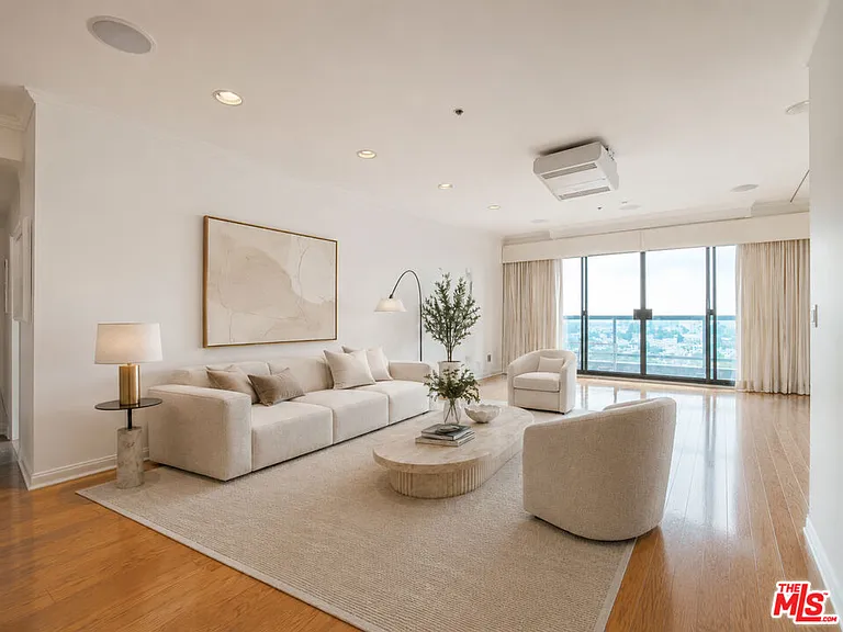 10724 Wilshire Blvd #1001 — Photo 1