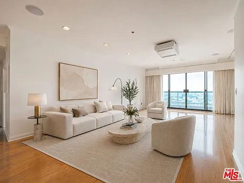 10724 Wilshire Blvd Photo 1