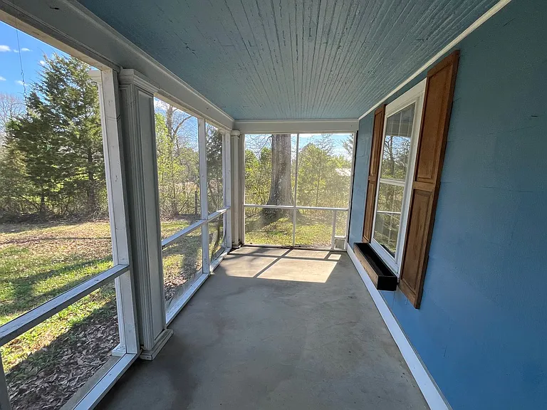 1511 N Main St — Photo 10