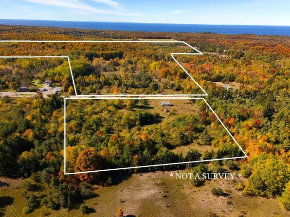 4722 N State Rd, Harbor Springs, MI 49740