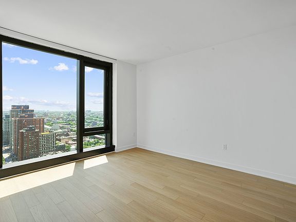 3rd image of 18 6th Ave APT 4607