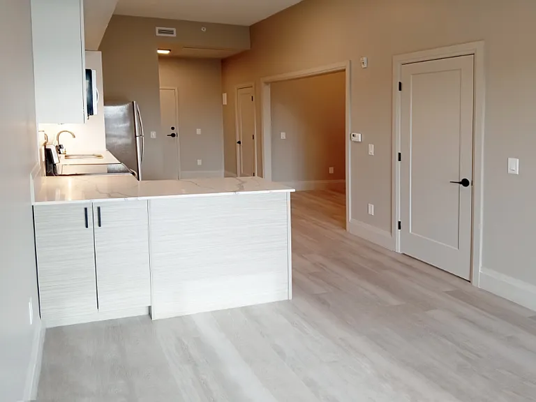 75 Barrie Rd — Photo 14