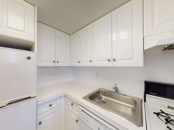 1 Astor Place image 4 of 7