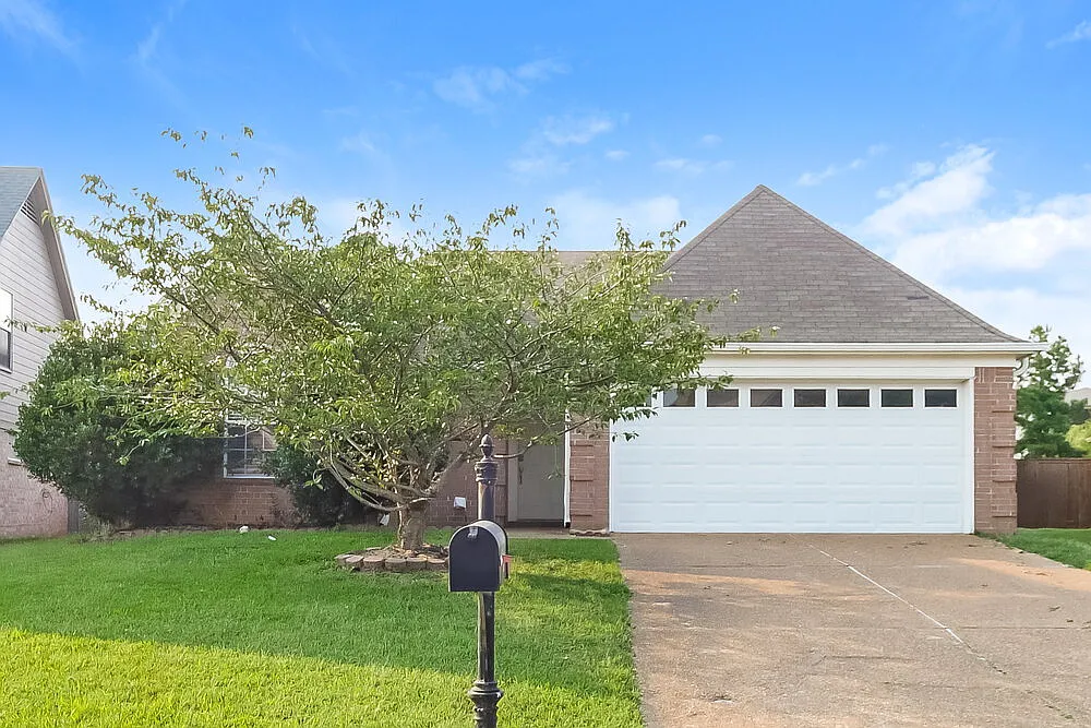 3 bed, 2.0 bath, 1500 sqft, $1,750 — Photo 1