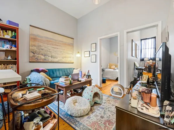 481 Montgomery Street image 1 of 7