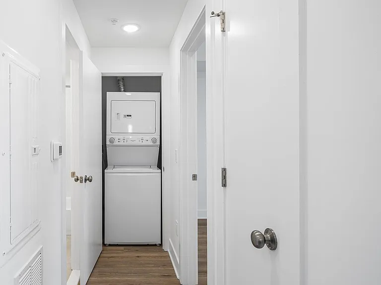 4324 Lancaster Ave — Photo 38