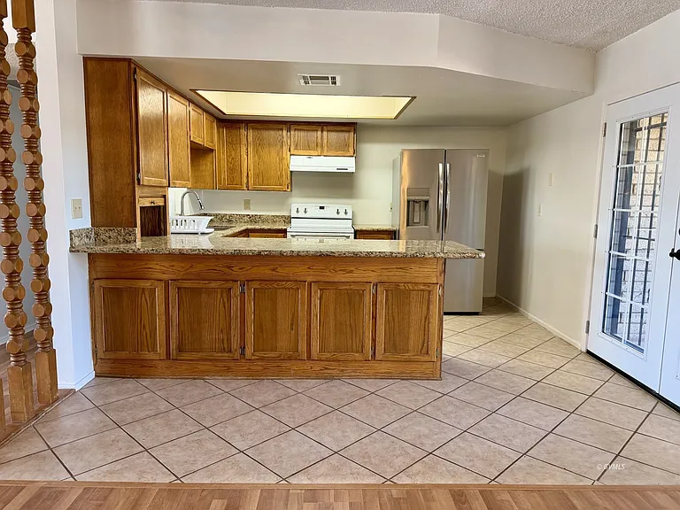 3028 S Fairway Ave — Photo 6