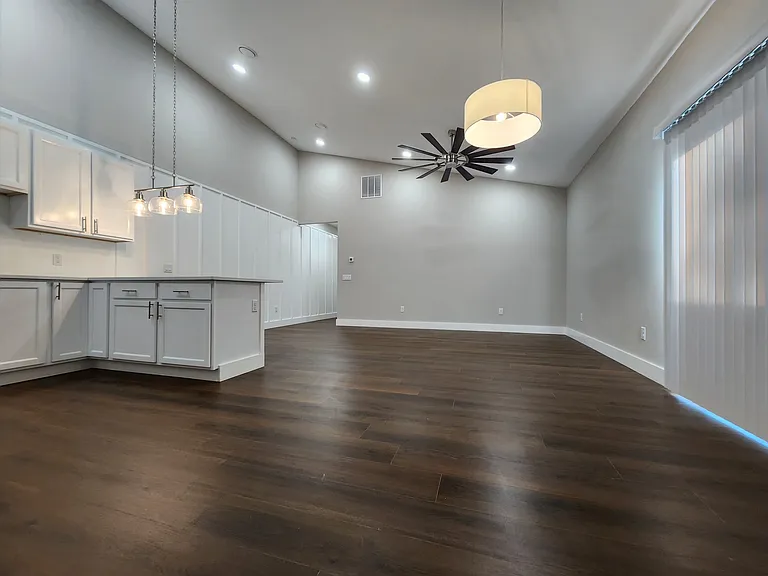 6376 W Flanders Ln — Photo 21