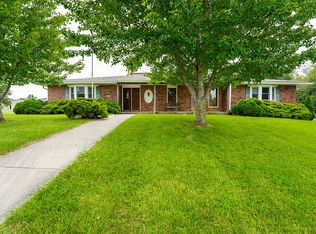 604 Hickory Hills Dr, Pleasant Hill, MO 64080
