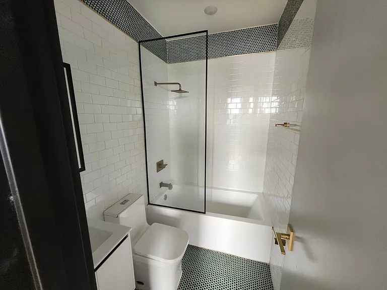 41 Van Wagenen Ave #L4 — Photo 7