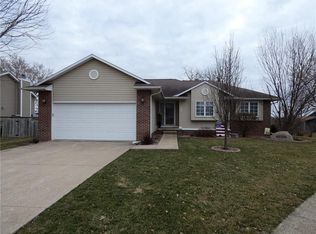 800 Marshall Ct N, Prairie City, IA 50228