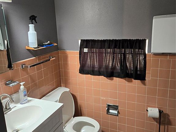 4th image of 15 Elmwood Pl