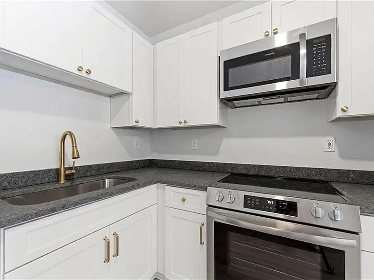 320 Shoal Creek Rd #101 — Photo 1