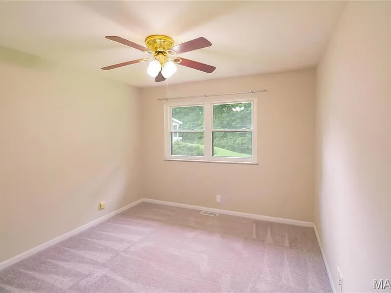 395 Statesman Ct — Photo 16