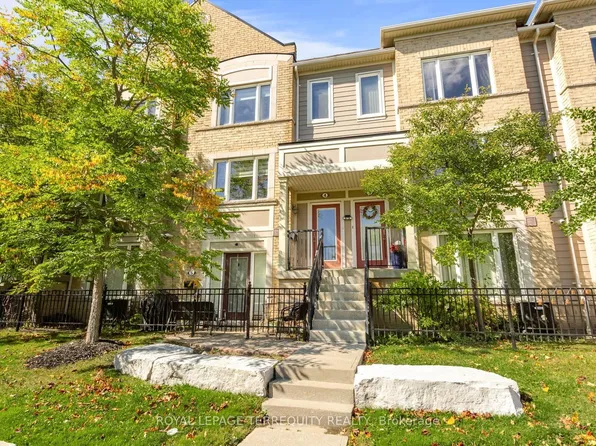 3025 Destination Dr #4, Mississauga, ON L5M 0P3