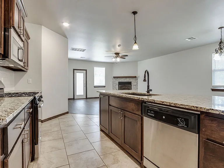 2200 Alta Vista Ln — Photo 15