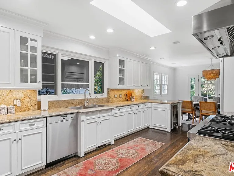10576 Lindbrook Dr — Photo 19
