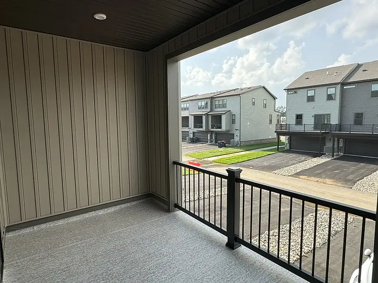 339 E Cochran St #339 — Photo 16