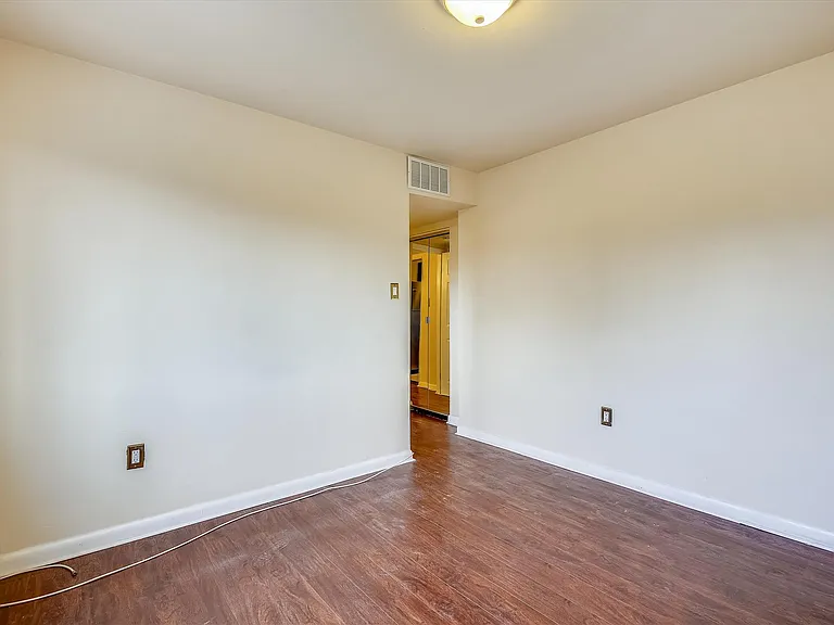 7611 Maple Ave #501 — Photo 34