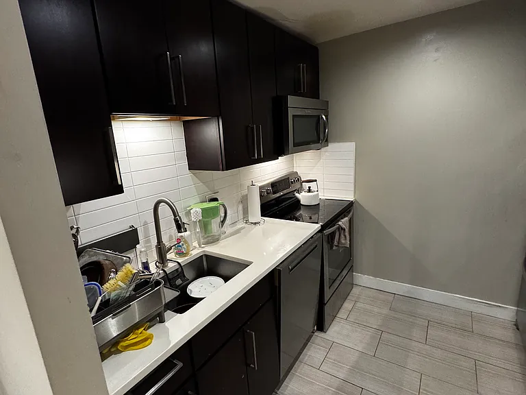 219 W Springfield St #1 — Photo 3