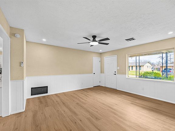 5th image of 406 NW 75th St