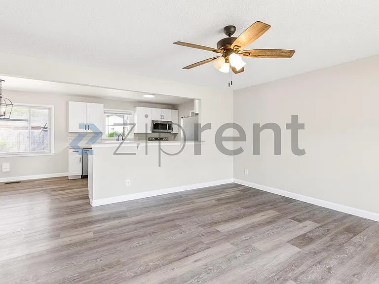 318 Nugget Ct — Photo 3