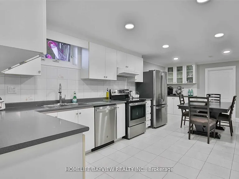 72 Keegan Cres — Photo 8