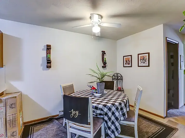 Oak Hill Apartments- Hill Ave. — Photo 16
