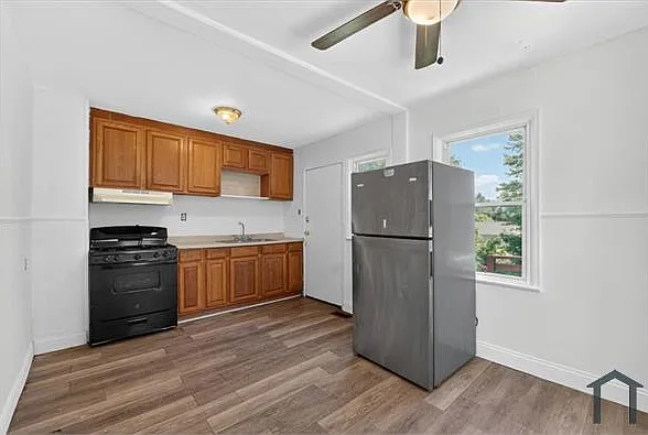 322 Plaza Ave — Photo 7