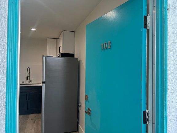 5th image of 1757 N Kingsley Dr #100