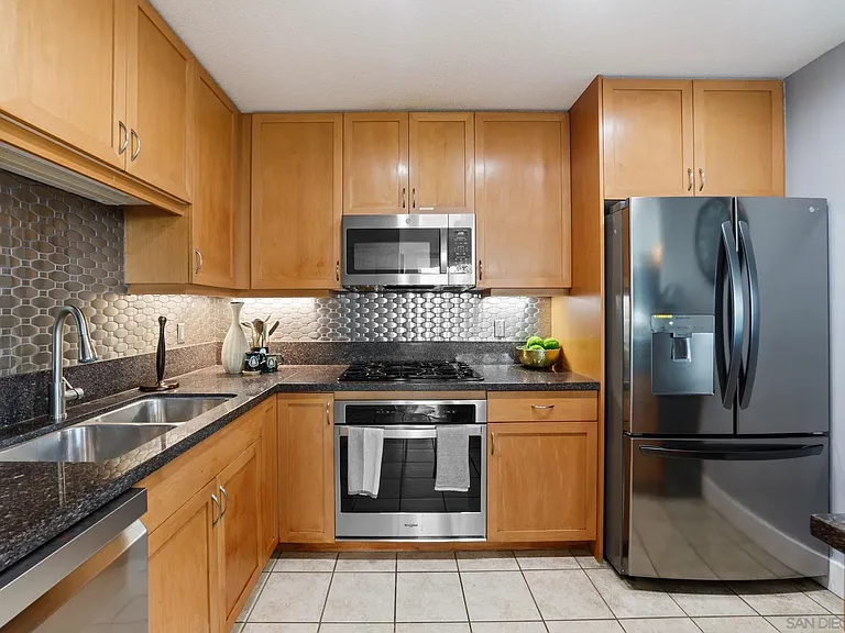 850 Beech St #511 — Photo 13