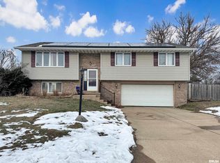 101 Regent Ct, East Peoria, IL 61611