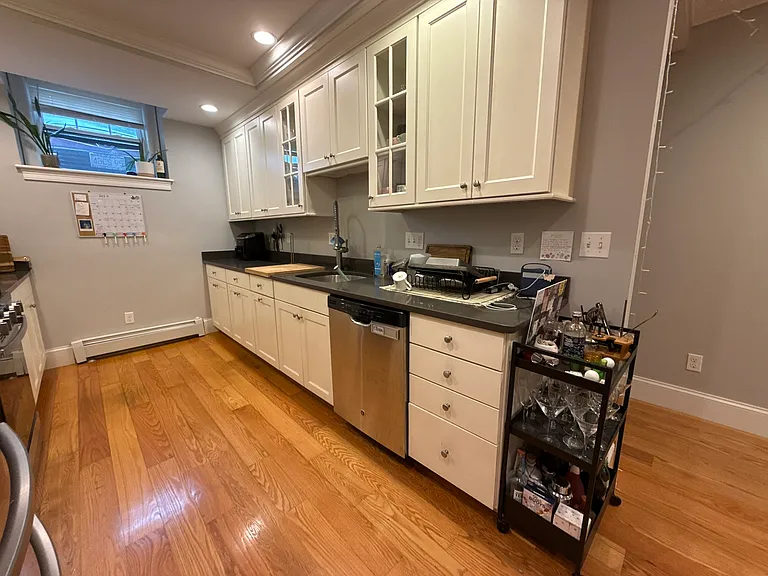 12 Greenway Ct #7 — Photo 4
