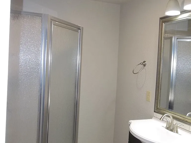 210 Loma Vista Dr S — Photo 12