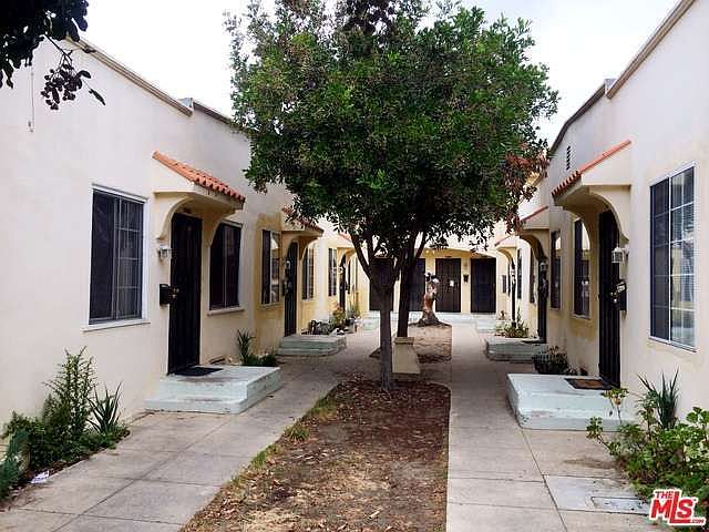 1st image of 815 W 41st Dr