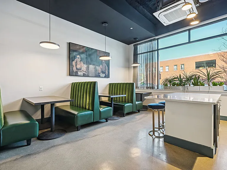 Orpheum Apartments — Photo 34