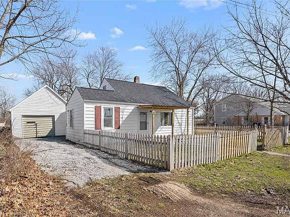 2nd image of 4904 2nd St