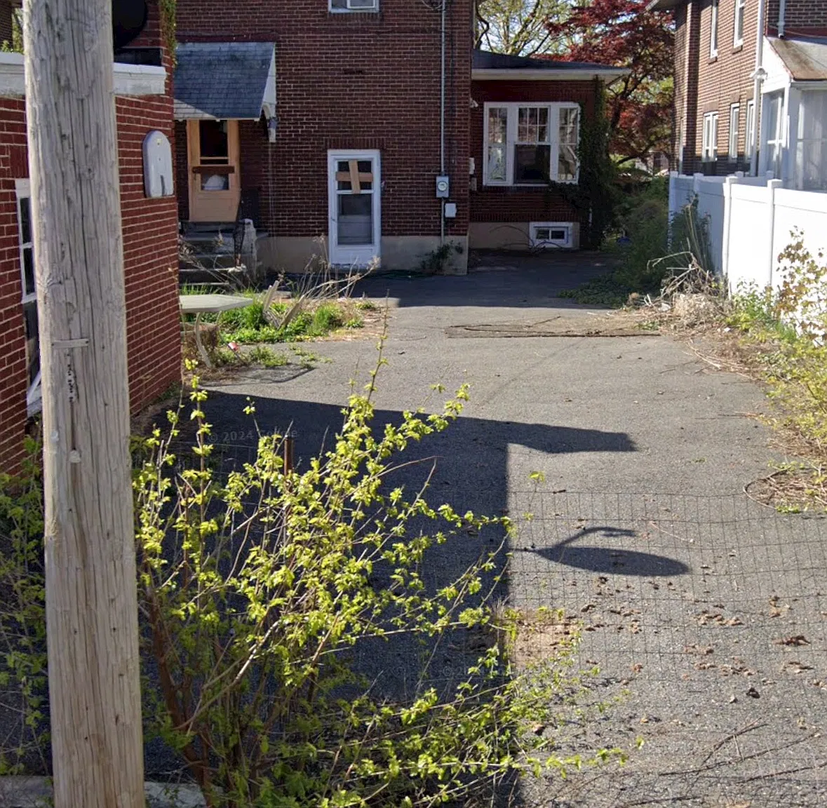 5 bed, 2124 sqft, $2,500 — Photo 2