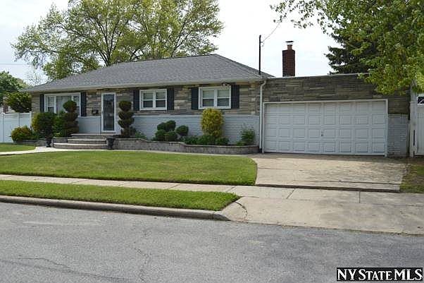 1st image of 500 Pinebrook Ct