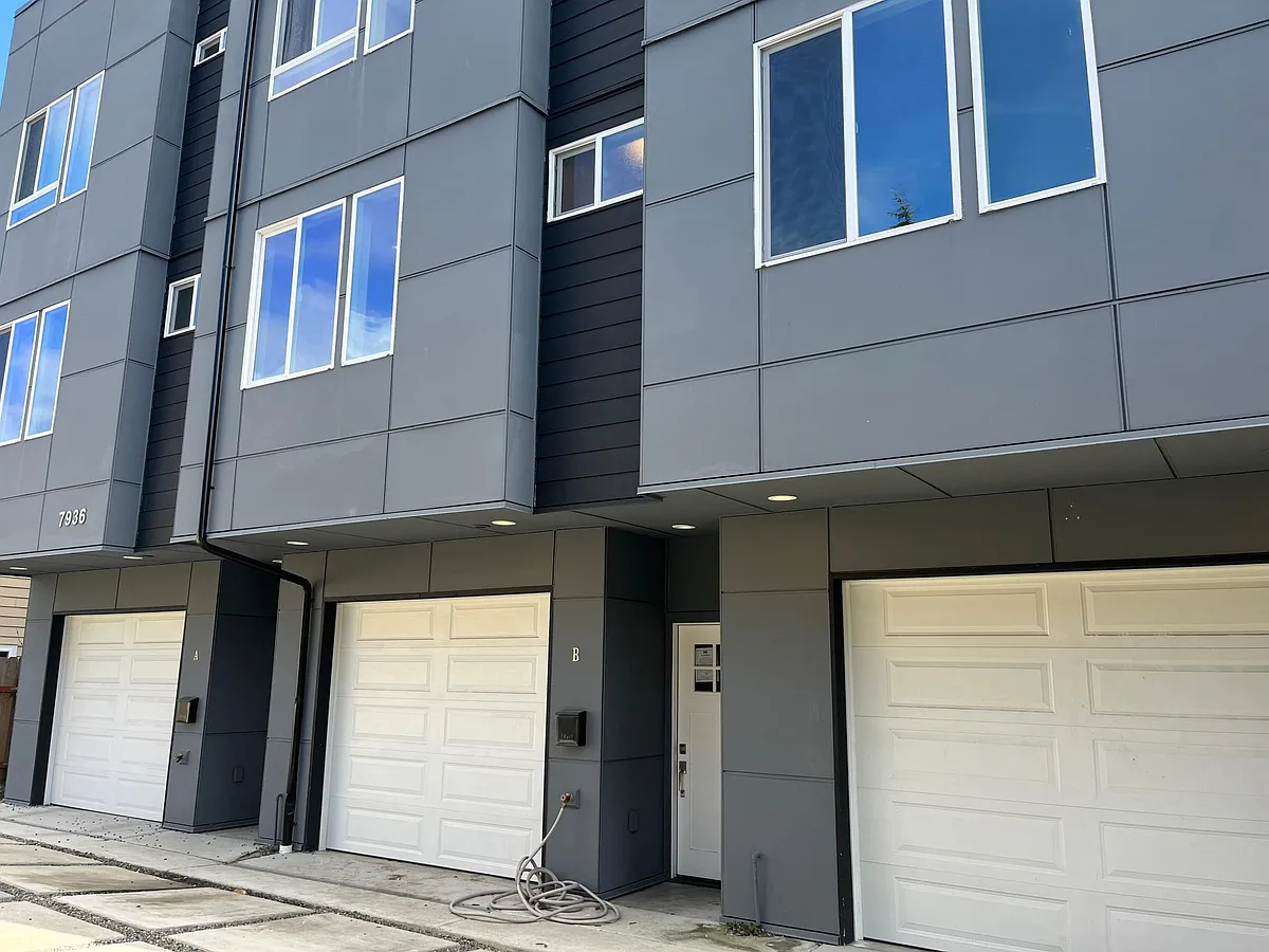 Building Photo - 7936 9th Ave SW #B
