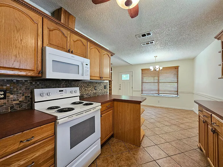 3201 Paintrock Dr — Photo 8
